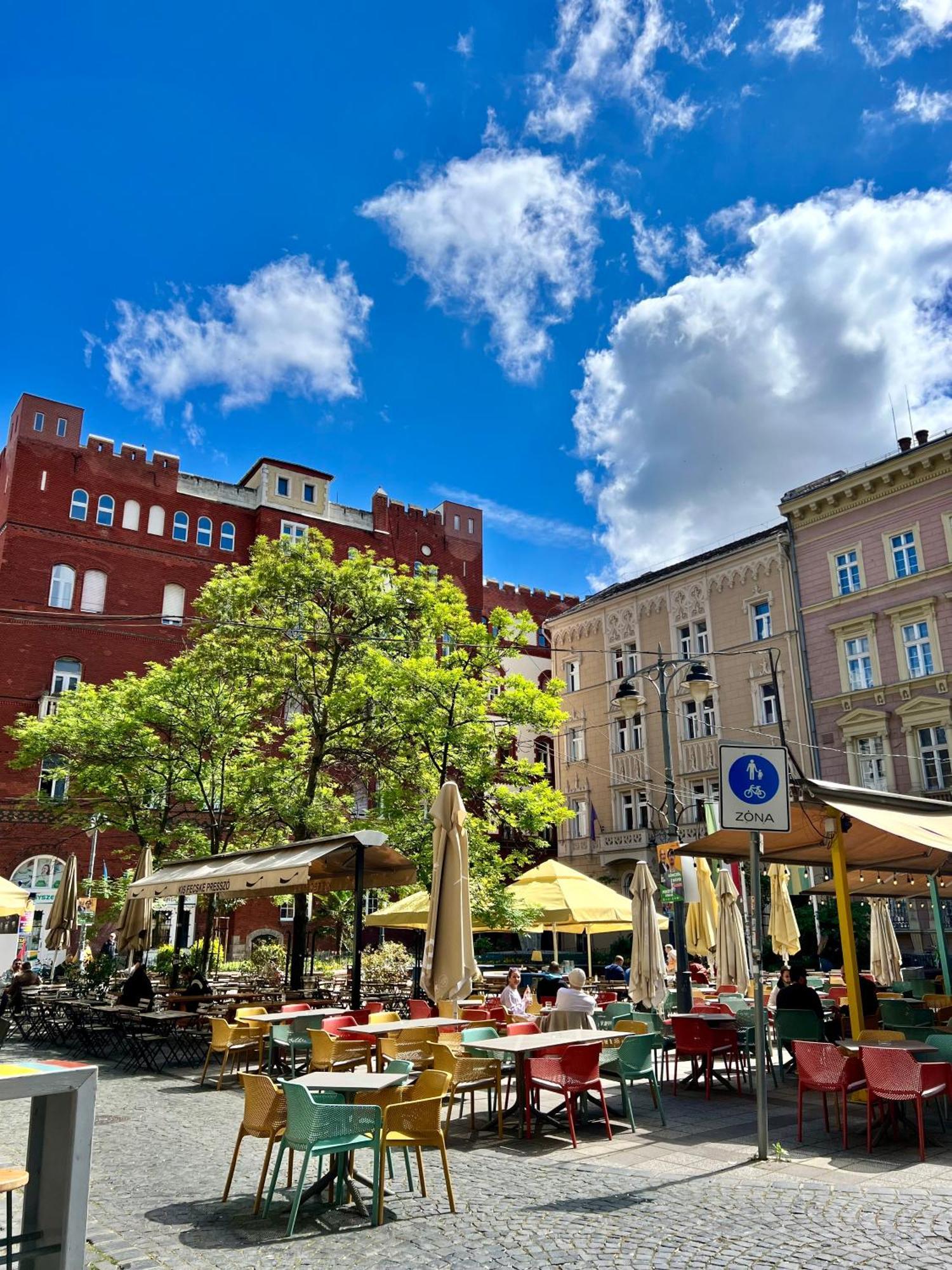 Cedar Inn Budapest - Palace District Exteriör bild